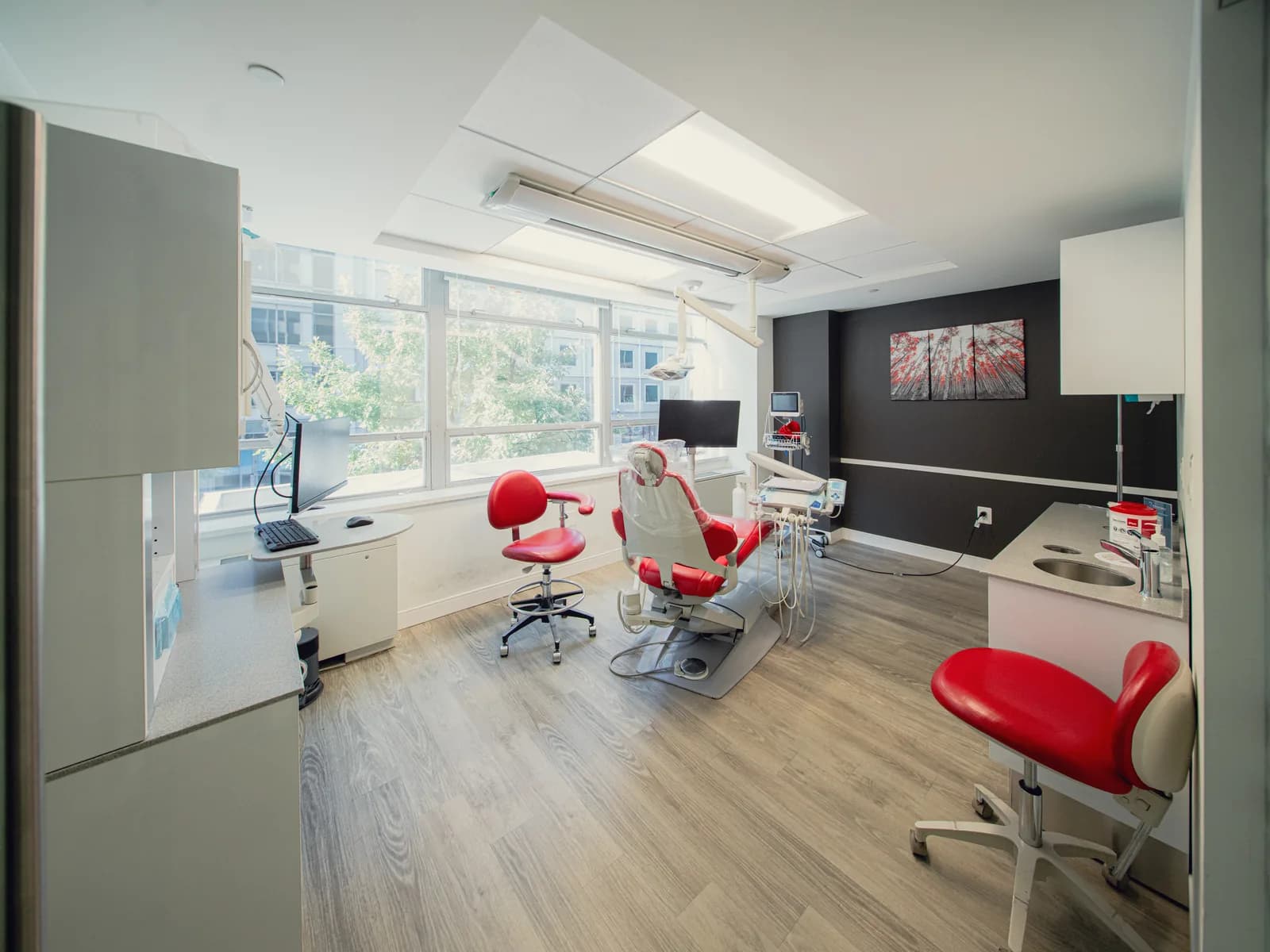 Treatment room at DC Perio & Implants, Farragut Square office
