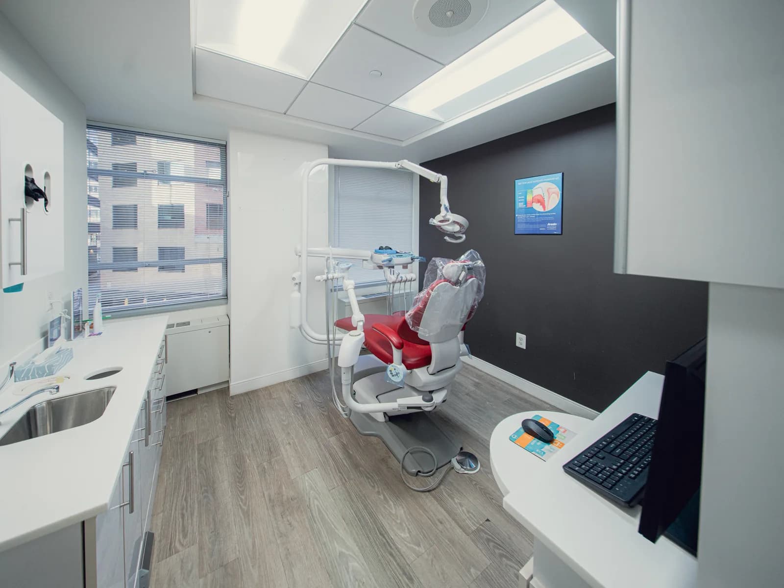 Periodontal treatment room at DC Perio & Implants, Farragut Square office