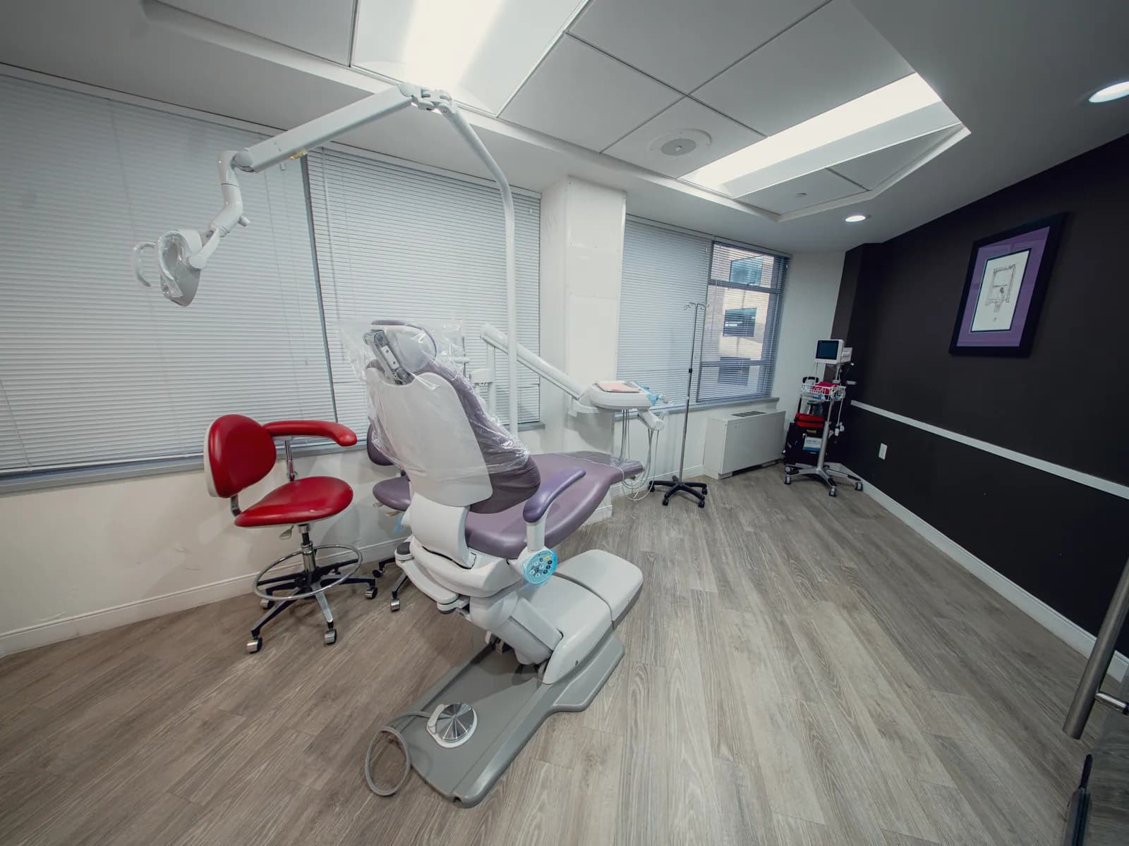 Patient treatment room at DC Perio & Implants, Farragut Square office